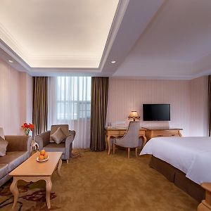 Vienna International Hotel Shenzhen Longhua Center